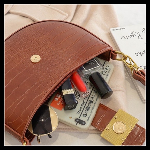 NEW VALENCIA Crossbody Bag - Picture 7 of 8